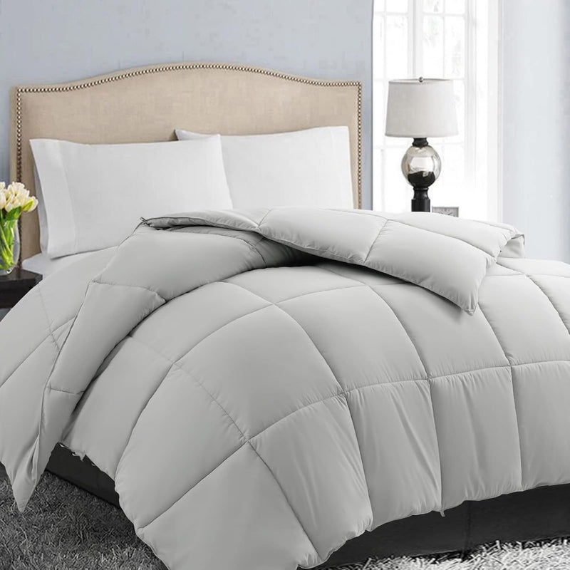 EASELAND Oversized Queen Down Alternative Comforter - Quilted Duvet Insert for All Seasons, Soft Lightweight with Corner Tabs, Summer Winter Warm Bedding, Black 98×98 Inches