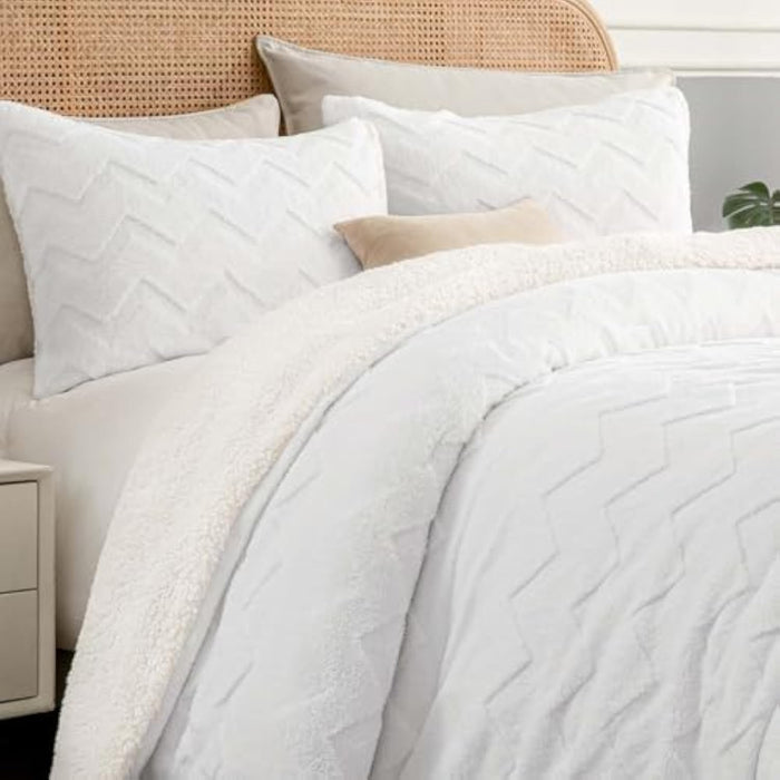 BEDELITE Fluffy Queen Comforter Set - Super Soft Sherpa Navy Comforter for Queen Size Bed, Luxury Warm Bedding Set for Winter, Fuzzy Bed Set 3 Pieces (1 Comforter, 2 Pillowcases)