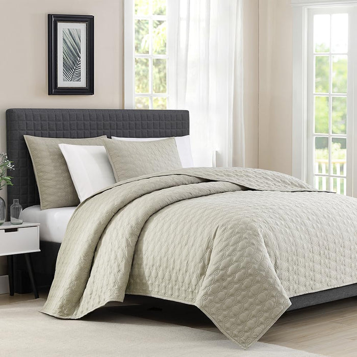 BOURINA Ultrasonic Quilt Set Bedspreads 3-Piece Bedding Set Pre-Washed Microfiber Ultra Soft Lightweight Flower Coverlet Set for All Season, Queen Taupe