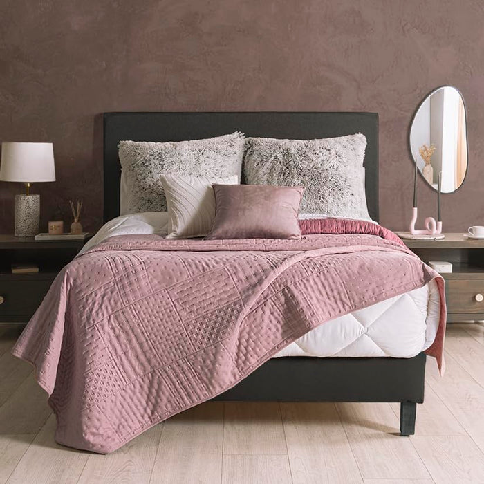 Vianney King Comforter Set – Novo Blush Reversible Quilt 110x93 Inches with 2 King Pillow Shams, Soft Lightweight All-Season Bedding in Blush and Pale Pink