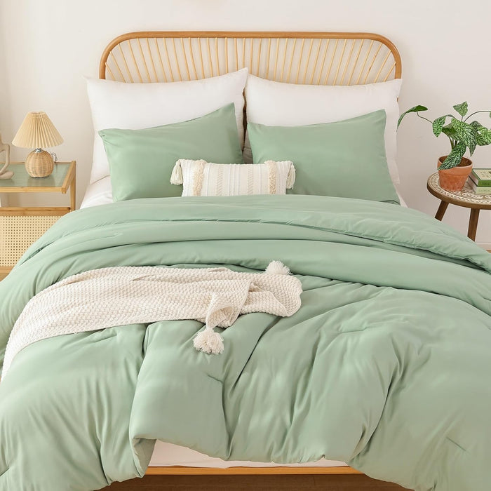 ROSGONIA Oversized Queen Comforter Beige, 3pcs (1 Comforter & 2 Pillowcases) Lightweight Oversized Queen Comforter Sets Bedding Blanket Quilts