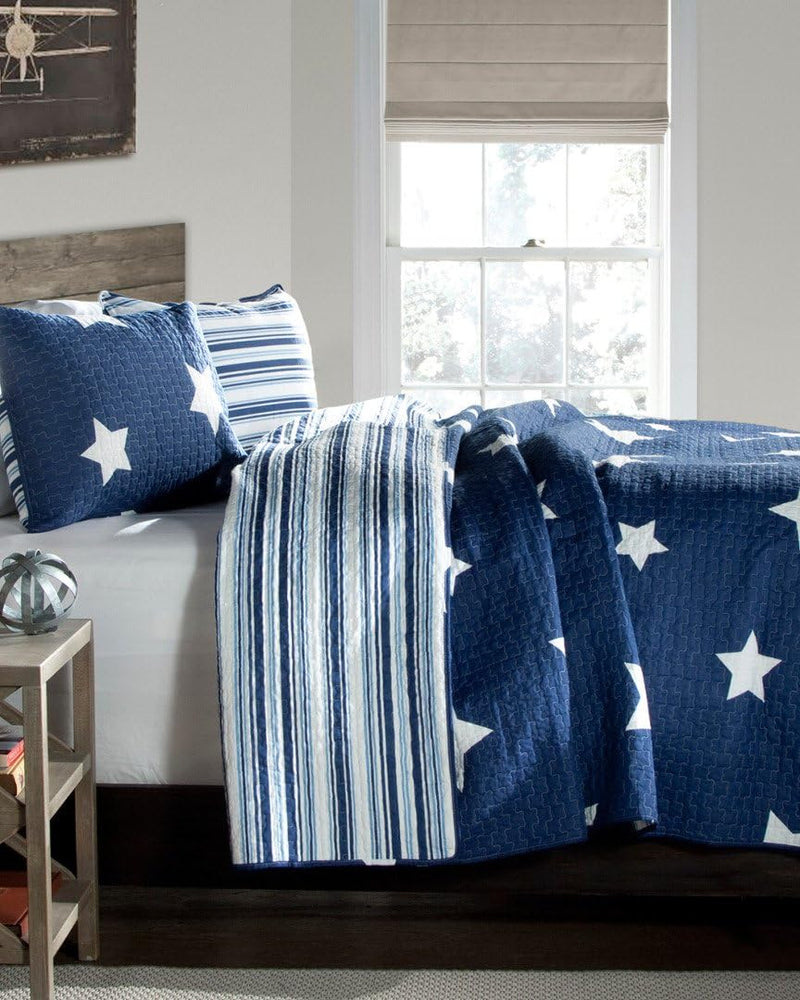 Lush Decor Star Quilt - Reversible 2 Piece Pattern Striped Bedding Set with Pillow Sham - Twin - Red
