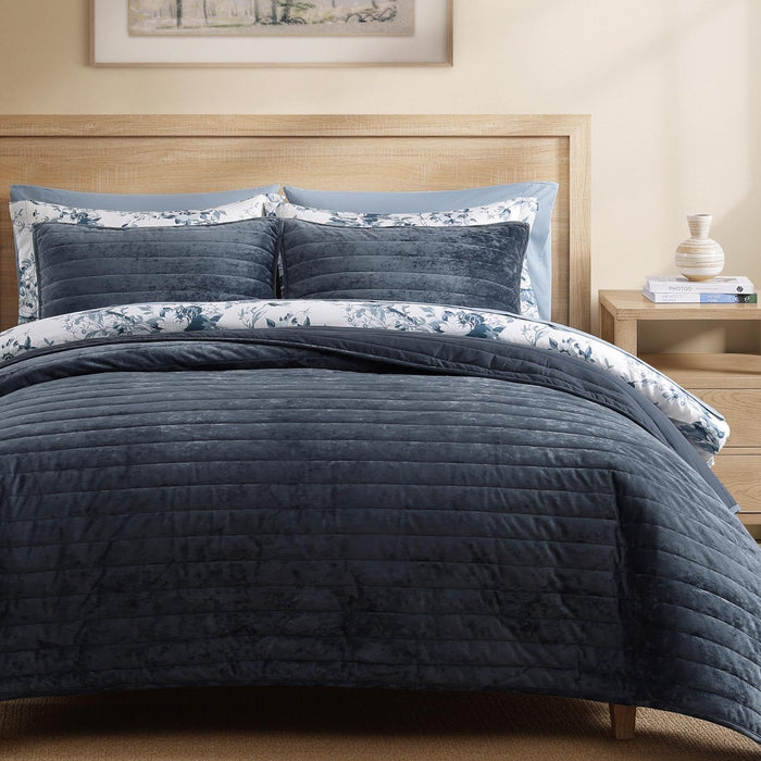 WRENSONGE Queen Quilt-3 Pieces Lightweight Bedspreads Olive Green Queen Size Quilt Bedding Set for All Seasons, Soft Summer Coverlet with 2 Pillow Shams Suitable for Bed & Couch