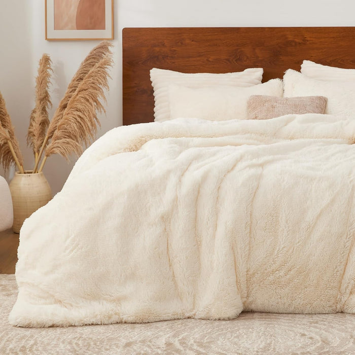 BEDELITE White Fluffy Comforter Set King Size, Fuzzy Faux Fur Comforter Bedding Set, Ultra Soft and Warm Winter Shaggy Bed Set (1 Comforter & 2 Pillowcases) as Gifts for Women