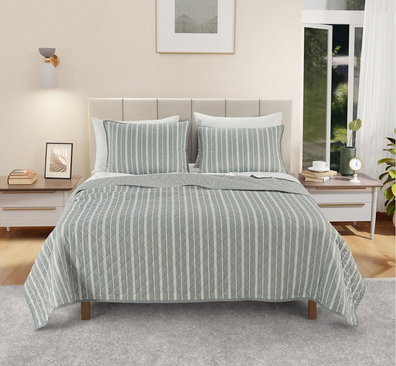 IZOD 100% Cotton Percale Pre-Washed Quilt Set, Ultra-Soft & Reversible Bedding, Full/Queen Size Sheet, Wrinkle-Resistant 3-Pc Cotton Bedspread w/Matching Shams, All-Season Comfort - Grey Stripe