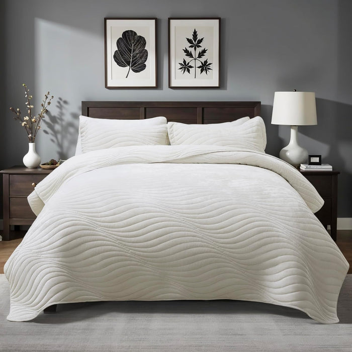 Travan Luxury Velvet Quilt Set Queen Size, Lightweight Velvet Comforter Set, Soft Warm Queen Quilt Bedding Set, Oversized Bedspread Coverlet with 2 Shams for All Season, Golden Camel