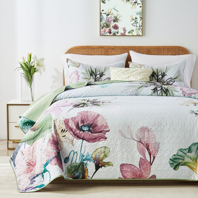 Yogeneg King Size Quilt Set,White Gold Floral Botanical Pattern Black Bedding Set,3 Piece Lightweight Soft Summer Bedspread Coverlet with 2 PIillow Sham for All Season(Black Floral,110"x96")