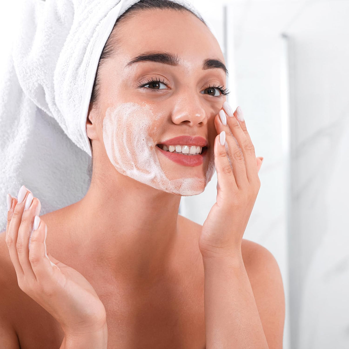 Amazon Basics Foaming Facial Cleanser with Ceramides & Hyaluronic Acid, Fragrance-Free, 12 Fl Oz, Pack of 1