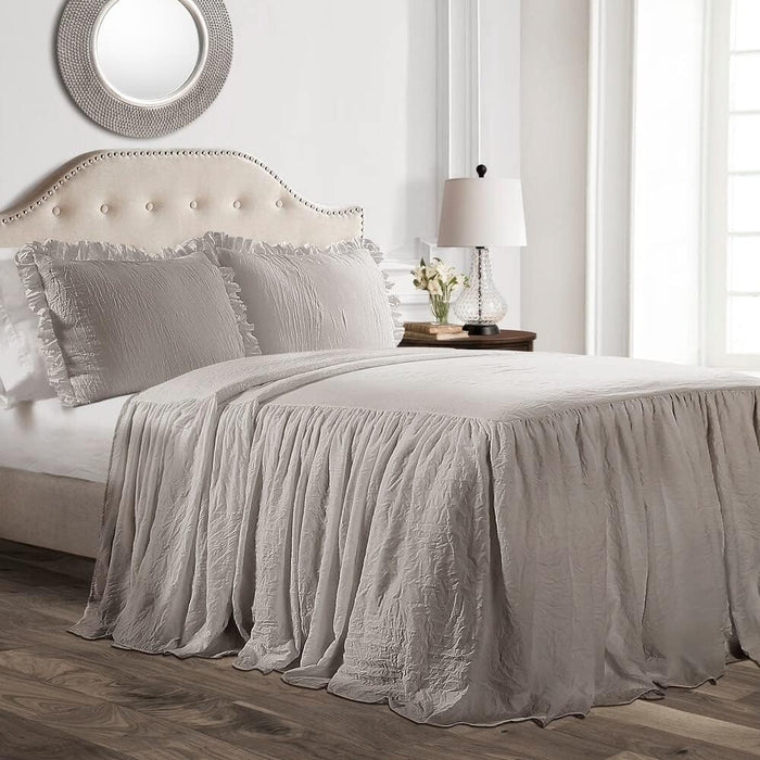Lush Decor Ruffle Skirt Bedspread Set - 3-Piece Luxurious Farmhouse Bedding - Elegant Ruffle Detail - Timeless Style - Soft Lightweight Sheets - Queen, Navy