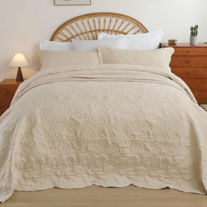 EVENHUG Oversized King Quilt California King Size Lightweight Bedding Set Reversible Bedspread Coverlets for All Seasons 3 Piece (Beige 120"x120")