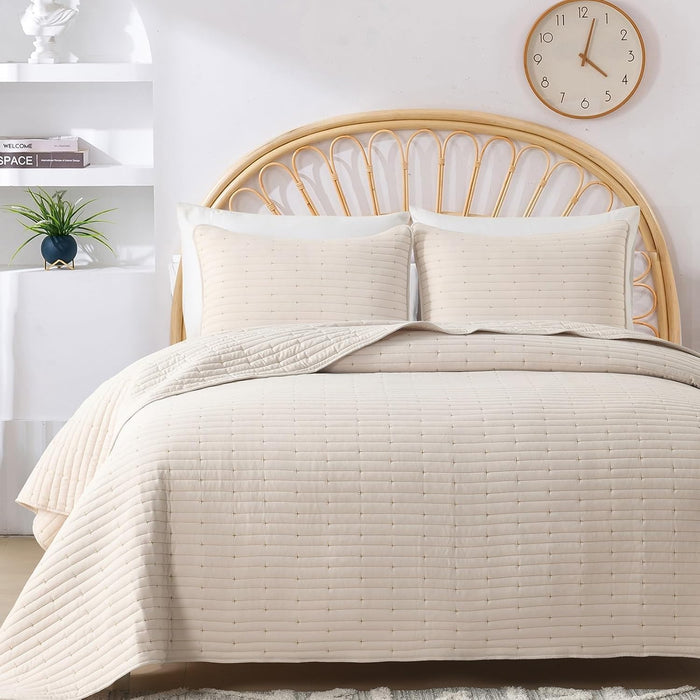 HIARUO 3-Piece Queen Quilt Set - Soft Warm Ultrasonic Reversible Pleated Ruffled Coverlet Bedspread Set (90 x 90 Inch) with 2 Pillow Sham (20 x 26 Inch), White
