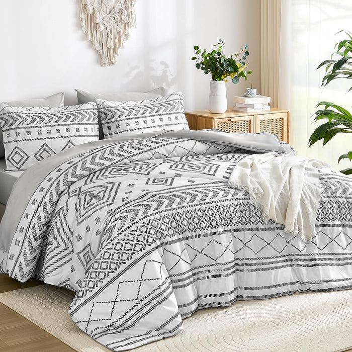 Yiran Black Comforter Set Queen Size, Boho Aztec Comforter Bedding Set, 7 Piece Bohemian Summer Bed in a Bag, Soft Microfiber Striped Complete Bedding Set with Sheets for All Season
