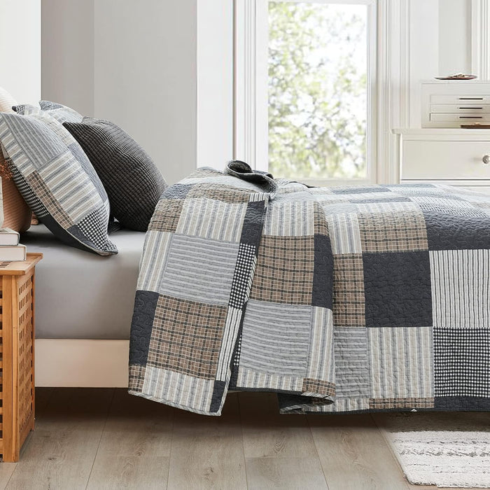 PANGUSHAN 100% Cotton Quilt Set King Size,Patchwork Plaid Bedding Bedspreads,Farmhouse Lightweight Comforter Reversible Quilt,White/Gray/Grey/Tan/Black/Cream Bed Spread King,3 Pieces