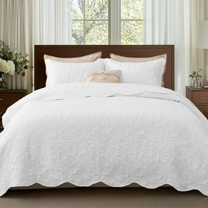 Bedsure King Quilt - Ultra Soft Quilt Bedding, Lightweight King Size Comforter, White Bedspread Coverlet for Modern Bedroom Decor, 106x96 Inch