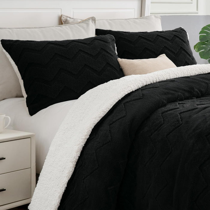 BEDELITE Fluffy Queen Comforter Set - Super Soft Sherpa Grey Comforter for Queen Size Bed, Luxury Warm Bedding Set for Winter, Fuzzy Bed Set 3 Pieces (1 Comforter, 2 Pillowcases)