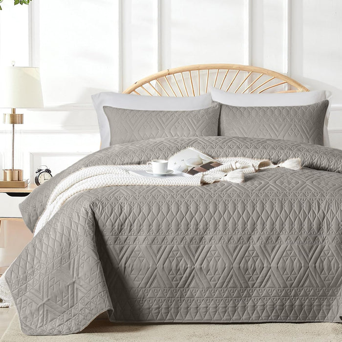 akkialla King/Cal King Size Quilt Bedding Set,Beige Lightweight Microfiber Soft Bedspread,Modern Style Geometric Pattern Coverlet Set for All Seasons,3 Piece(1 Quilt,2 Pillow Shams)