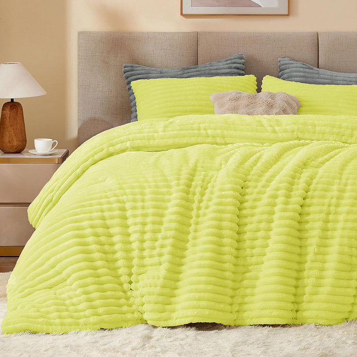 BEDELITE Fleece Queen Comforter Set -Super Soft & Warm Fluffy Cream White Bedding, Luxury Fuzzy Heavy Bed Set for Winter with 2 Pillow Cases
