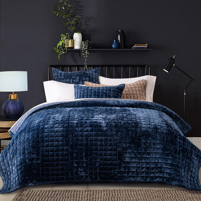 RECYCO Luxury Velvet Quilt Set King Size Bedding Sets, Ultra Soft Velvet Comforter Set, Lightweight Channel Box Stitch Oversized Bedspread Coverlet for All Season, with 2 Shams, Beige