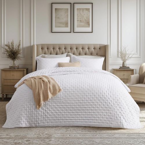 Bedsure King Quilt - Ultra Soft Quilt Bedding, Lightweight King Size Comforter, White Bedspread Coverlet for Modern Bedroom Decor, 106x96 Inch