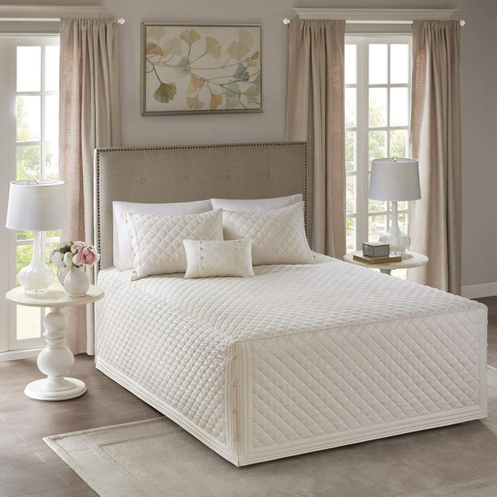 Madison Park Quebec Split Corner Quilted Bedspread Classic Traditional Design All Season, Lightweight, Bedding Set, Matching Shams, Queen, Damask Quilted Navy 3 Piece