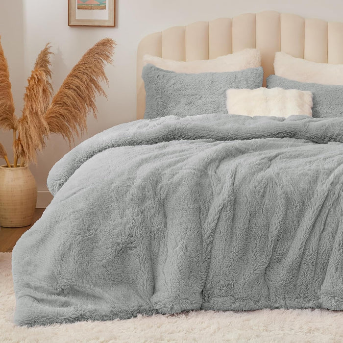 BEDELITE White Fluffy Comforter Set King Size, Fuzzy Faux Fur Comforter Bedding Set, Ultra Soft and Warm Winter Shaggy Bed Set (1 Comforter & 2 Pillowcases) as Gifts for Women