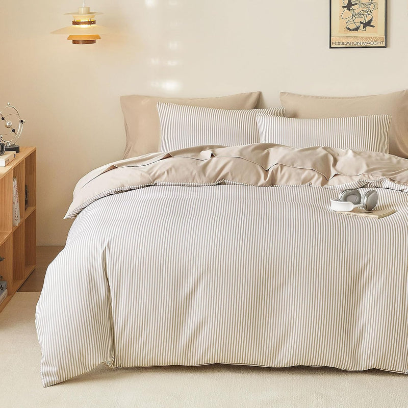 Wake In Cloud - Striped Comforter Set, Ticking Stripe Vertical Pinstripe Neutral Farmhouse Pattern Printed, Soft Lightweight Bedding, 3 Pieces, Blue White, Full Size