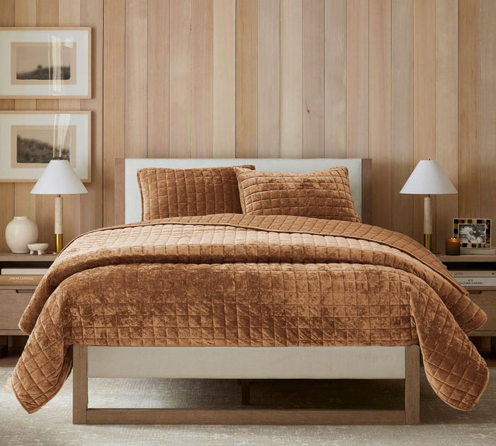 Luxurious Velvet Quilt Oversize King Size Set Ultra Soft Bedding Set Quilted Bedspread Coverlet with 2 Matching Pillow Shams for All Season 120" x128",Army Green