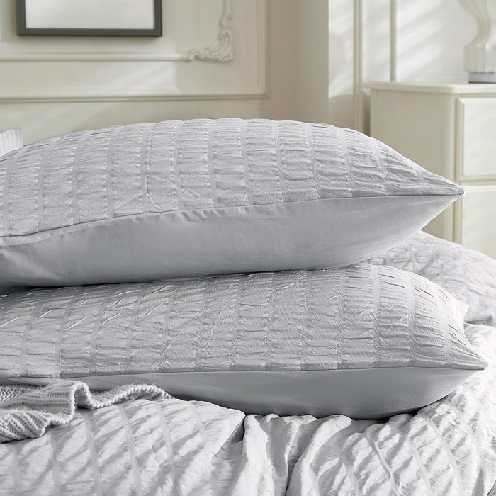 JELLYMONI Seersucker Standard Pillowcase Set, 2 Pack White Breathable Pillow Covers with Envelope Closure, Textured Polyester Bed Pillow Covers for Stylish Bedding (Pillows are not Included)
