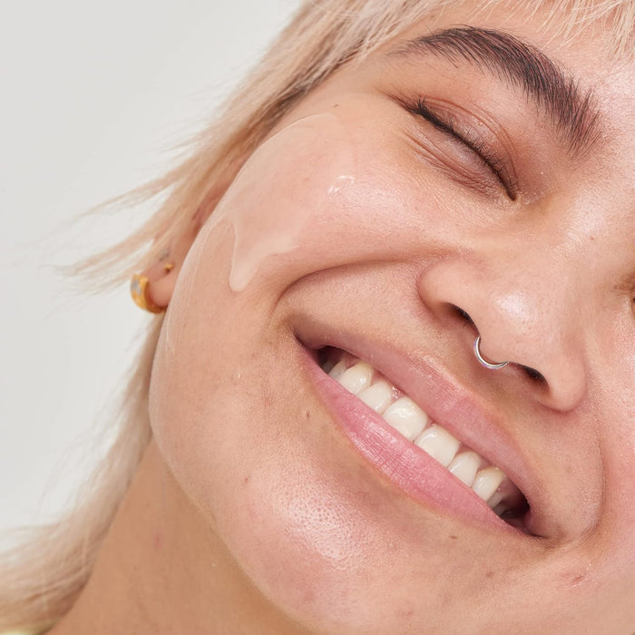 The INKEY List 10% Niacinamide Serum, Lightweight Oil Control Serum Helps with Blemishes and Appearance of Redness, Hydrating 1% Hyaluronic Acid 30ml, 1 fl oz