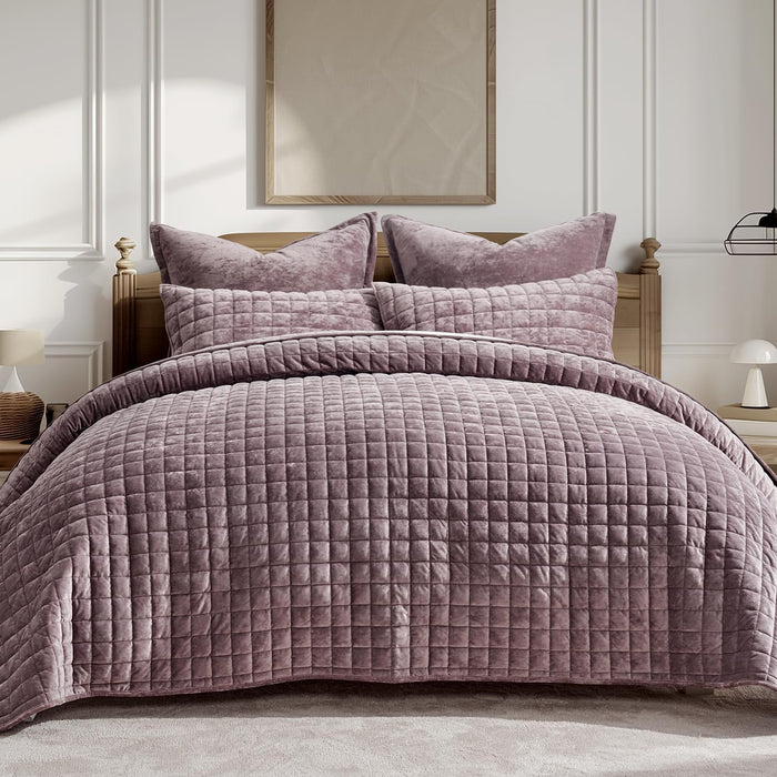 RECYCO Luxury Velvet Quilt Set King Size Bedding Sets, Ultra Soft Velvet Comforter Set, Lightweight Channel Box Stitch Oversized Bedspread Coverlet for All Season, with 2 Shams, Beige