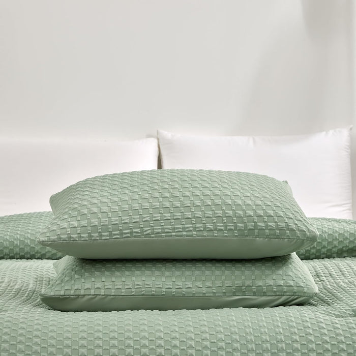 3-Piece Comforter Set – Checkered Seersucker comforters Quilt Set with Microfiber Fill – Includes 1 Comforter & 2 Pillowcases – Lightweight, Soft & Wrinkle-Resistant (Green, King)