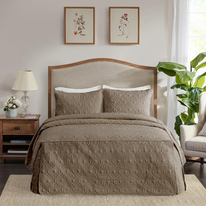 Madison Park Quebec Split Corner Quilted Bedspread Classic Traditional Design All Season, Lightweight, Bedding Set, Matching Shams, Queen, Damask Quilted Navy 3 Piece