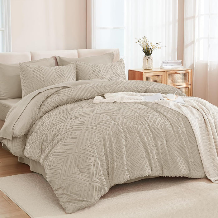 Andency Queen Comforter Set 7 Piece Dark Emerald Green - Bed in a Bag Queen Boho Lightweight Fluffy Tufted Bedding Sets with Comforter, Sheets, Pillowcases & Shams