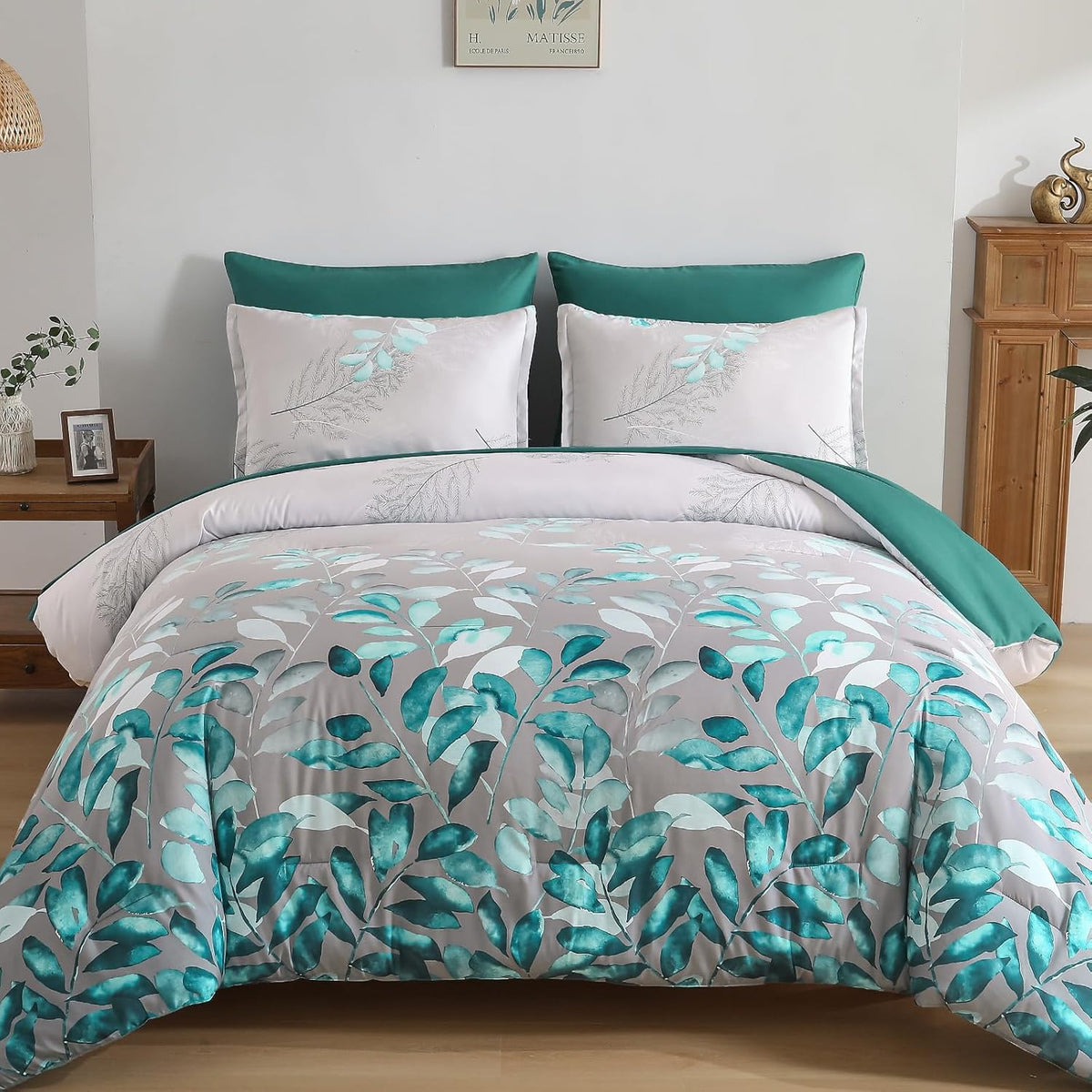 Blue Floral Comforter Set Queen Size 7 Piece Navy Botanical Gradient Leaves Ultra Soft Microfiber Down Alternative Bedding Set Lightweight Reversible Boho Bed Comforter Set for All Season 90" x 90"