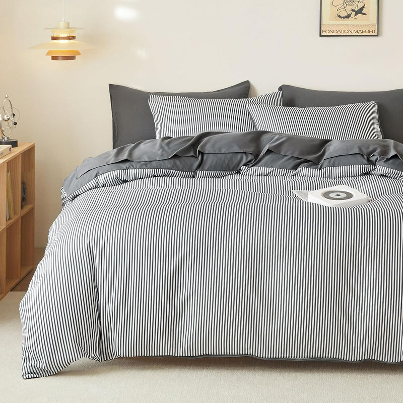 Wake In Cloud - Striped Comforter Set, Ticking Stripe Vertical Pinstripe Neutral Farmhouse Pattern Printed, Soft Lightweight Bedding, 3 Pieces, Blue White, Full Size