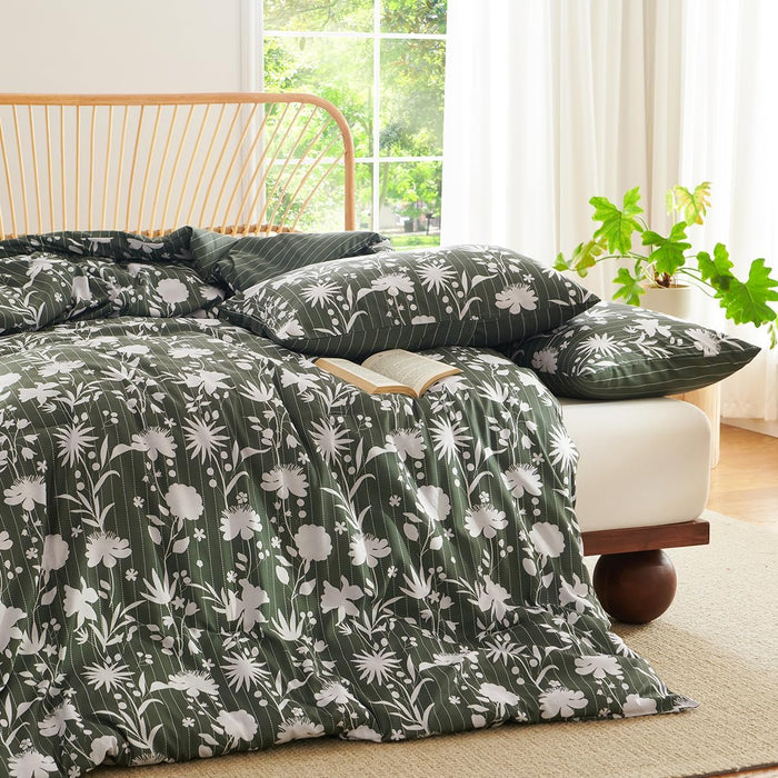 Rose Comforter Set King Black Red Bedding Set Striped Floral Bedding for Women Aesthetic Comforter with 2 Pillowcases, Ultra Soft Lightweight 3Pieces