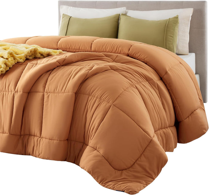 Bedsure Comforter Duvet Insert - Quilted Comforters Queen Size, All Season Duvet, Down Alternative Bedding, with 8 Tabs, Gifts for Women/Men, White, Queen 88 x 88 Inches