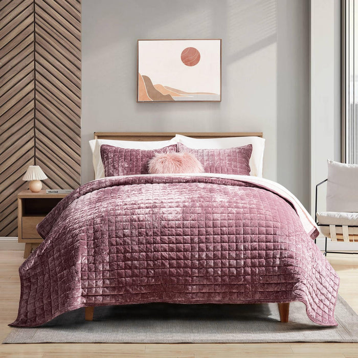 RECYCO Luxury Velvet Quilt Set King Size Bedding Sets, Ultra Soft Velvet Comforter Set, Lightweight Channel Box Stitch Oversized Bedspread Coverlet for All Season, with 2 Shams, Beige