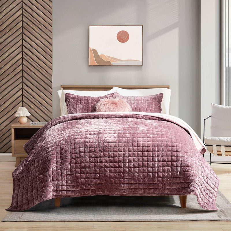 RECYCO Luxury Velvet Quilt Set King Size Bedding Sets, Ultra Soft Velvet Comforter Set, Lightweight Channel Box Stitch Oversized Bedspread Coverlet for All Season, with 2 Shams, Beige