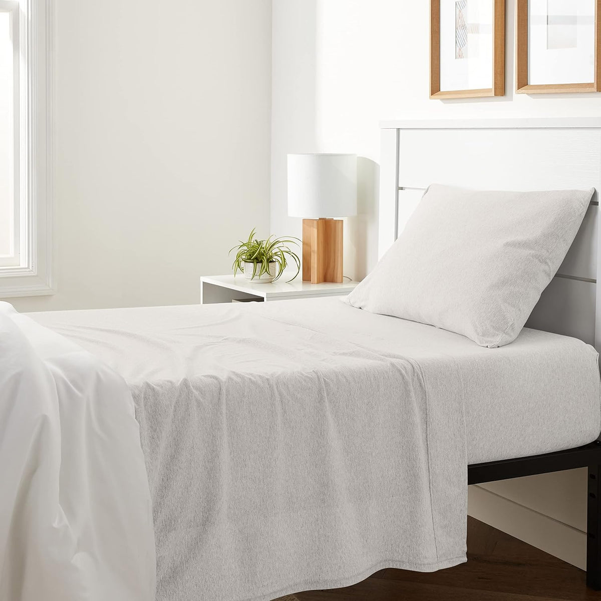 Amazon Basics 4 Piece Bed Sheets Set, 100% Cotton Jersey, Includes Super Soft, Flat and Fitted Sheets, Pillowcase, King, Light Gray, Solid