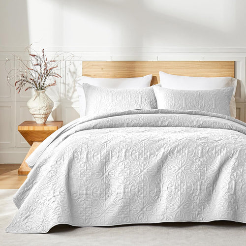 akkialla Full Queen Quilt Bedding Set for All Seasons,Lightweight White Bedspreads Queen Size,Modern Style Microfiber Soft Floral Pattern Coverlet Set(1 Quilt,2 Pillow Shams)