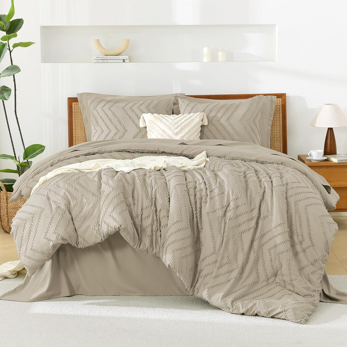 Litanika Queen Comforter Set with Sheets Beige - 7 Pieces Bed in a Bag Queen Chevron Tufted Complete Bedding Sets with Comforter, Sheets, Pillowcases & Shams