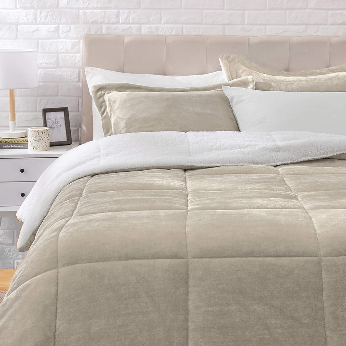 Amazon Basics 3 Piece Bedding Set, Micromink Sherpa, Ultra-Soft, Warm All Season Comforter, Full/Queen, Navy Plaid