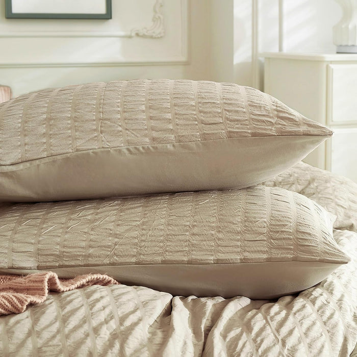 JELLYMONI Seersucker Standard Pillowcase Set, 2 Pack White Breathable Pillow Covers with Envelope Closure, Textured Polyester Bed Pillow Covers for Stylish Bedding (Pillows are not Included)