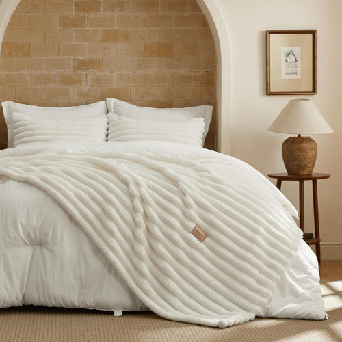 Bedsure Gentlesoft™ 2-in-1 King Size Comforter Set and Detachable Fluffy Blanket, Beige Bedding Set for All Season Use, SnapTech™ Design for Space Saving (Includes 2 Pillow Shams, 2 Pillowcases)