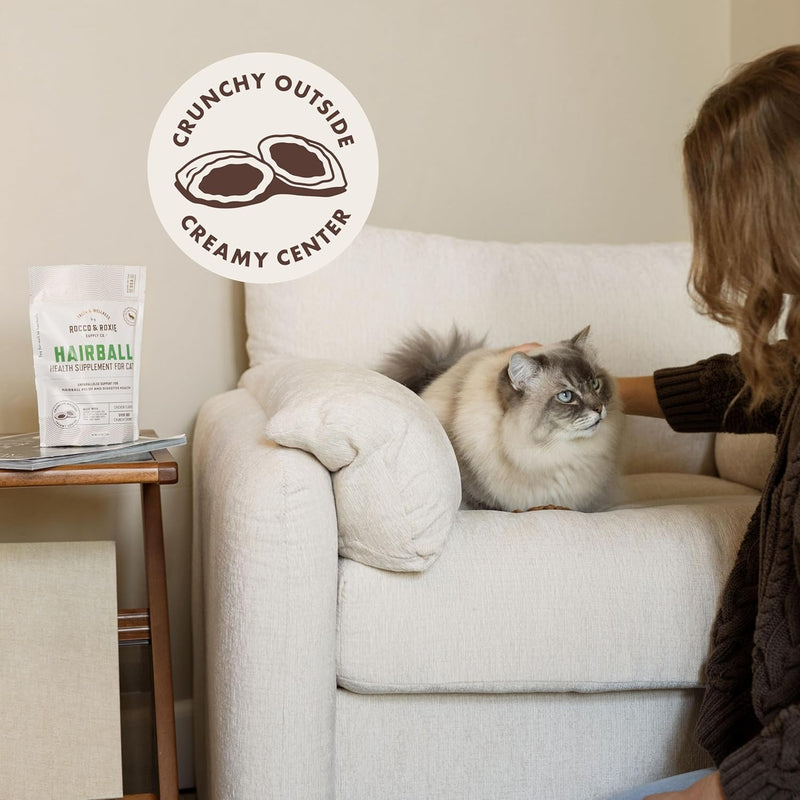 Rocco & Roxie Hairball Treatment for Cats, Cat Hairball Remedy, Crunchy Treats for Cats with a Creamy Center, Furball Control, Chicken Flavored Hair Ball Relief for Cat, Made in USA, Over 300 Chews