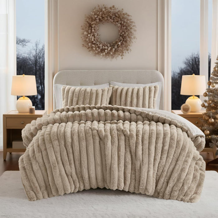 Madison Park King Comforter Set Reversible Faux-Fur Plush Comforters for King Size Bed, All Season Luxurious Ribbed Velvet Comforters Queen Size Bedding Set, Jasmine, King, Light Gray 3 Piece