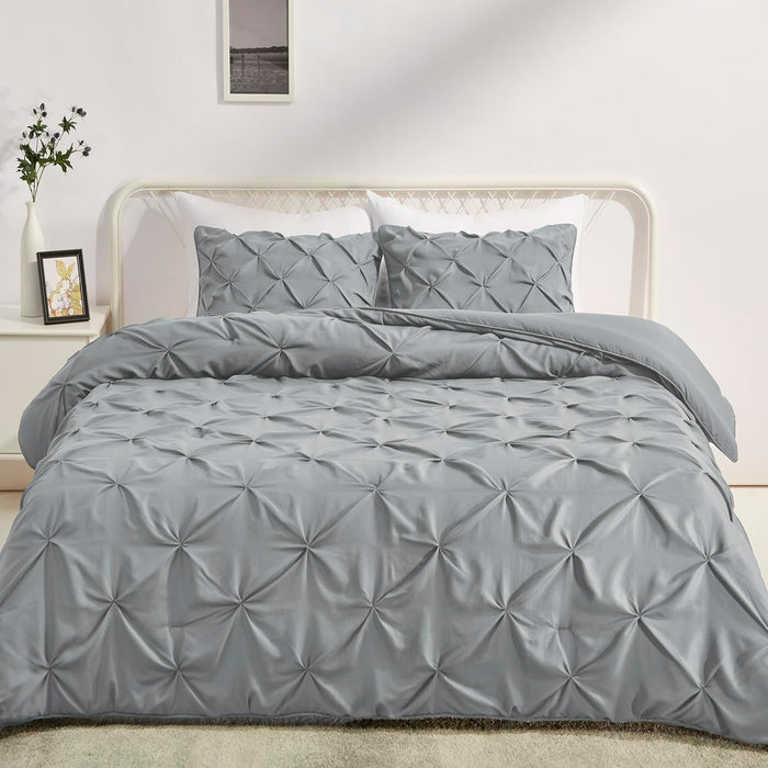 Amazon Basics Soft, Warm Down Alternative Queen Size Comforter Set, All-Season 3-Piece Bedding with Breathable Microfiber, Pinch Pleat Design, Full/Queen, Navy Blue