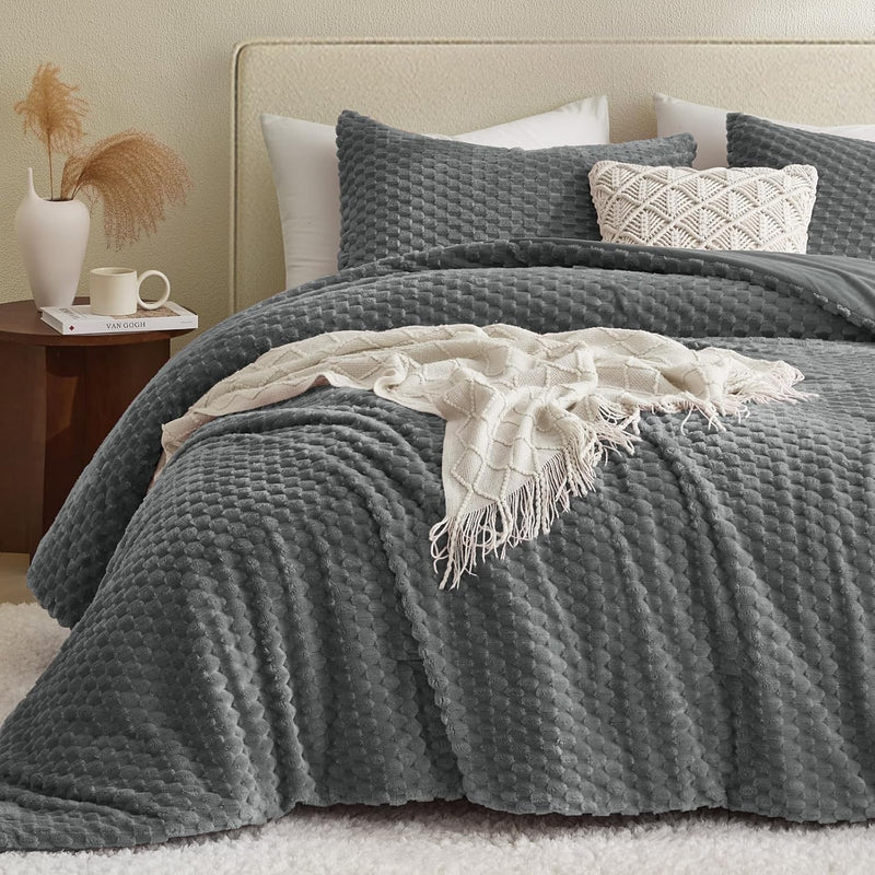 Petrichor Fluffy King Comforter Set - Ultra-Soft Cream White Flannel Thick Comforter for King Bed, Luxury Warm Bedding Set for Winter & Fall, Cozy Fuzzy Bed Set 3 Pieces (1 Comforter & 2 Pillowcases)