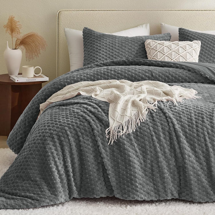 Petrichor Fluffy King Comforter Set - Ultra-Soft Cream White Flannel Thick Comforter for King Bed, Luxury Warm Bedding Set for Winter & Fall, Cozy Fuzzy Bed Set 3 Pieces (1 Comforter & 2 Pillowcases)